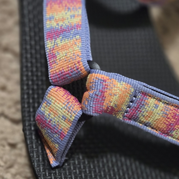 Teva Women's Original Universal Sandal, Iridescence Tangerine Multi, 9 - Picture 4 of 6